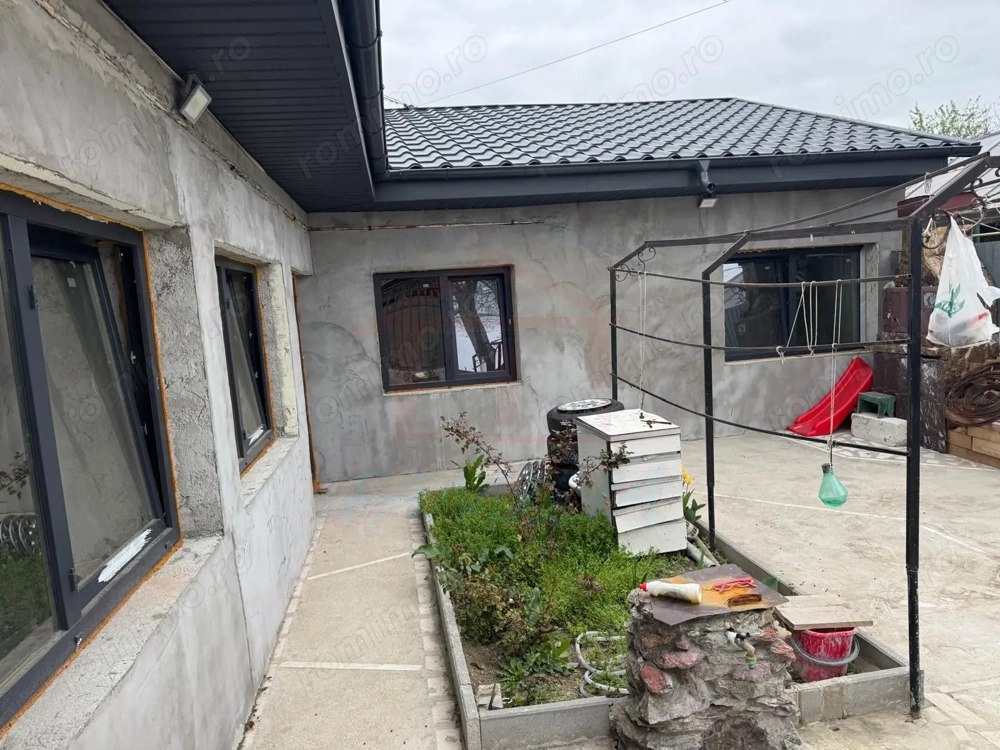 114.000 Euro- casa 3 dormitoare, 2 grupuri sanitare, zona Arcasilor