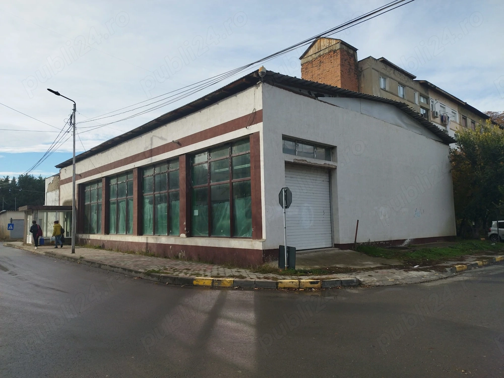 Spatiu comercial ,locuinta 