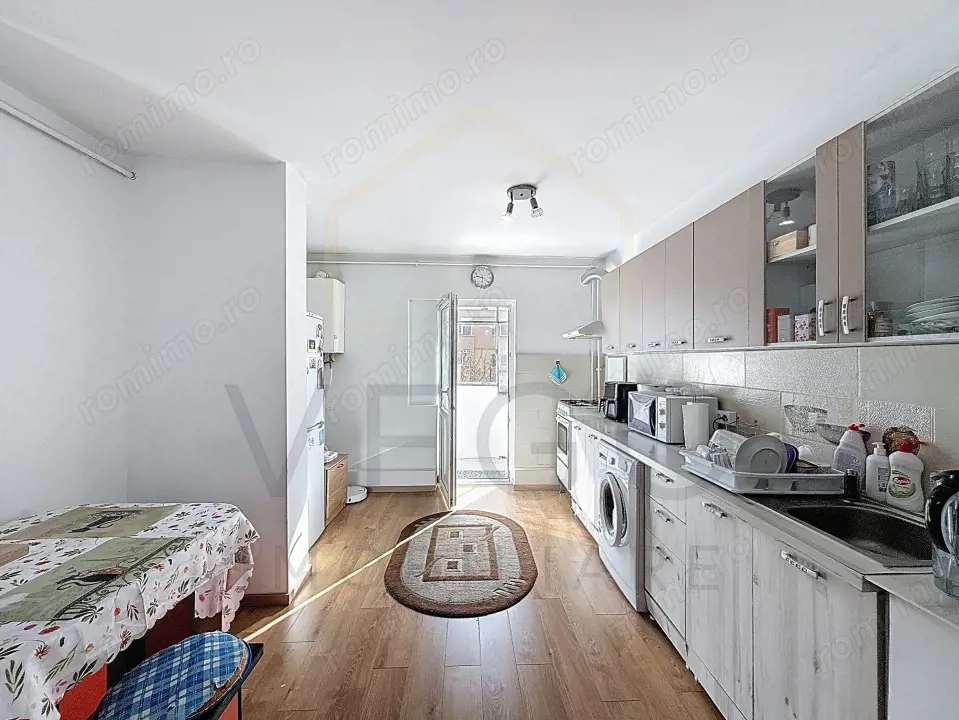 Apartament 2 camere decomandate, balcon, zona UMF - Zorilor - Gh.Dima