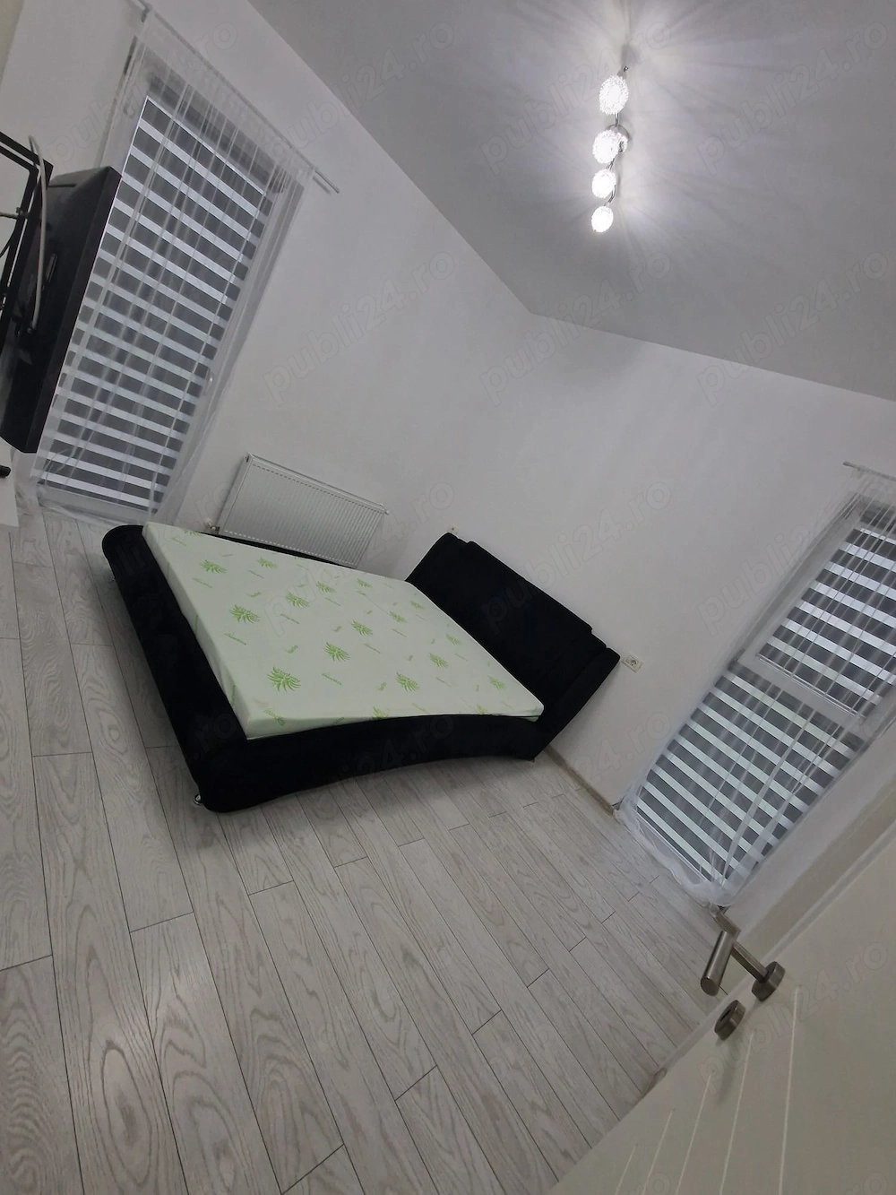 Închiriez apartament 