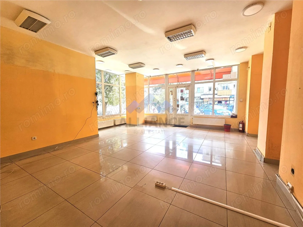 Intersectia Galata, spatiu comercial stradal