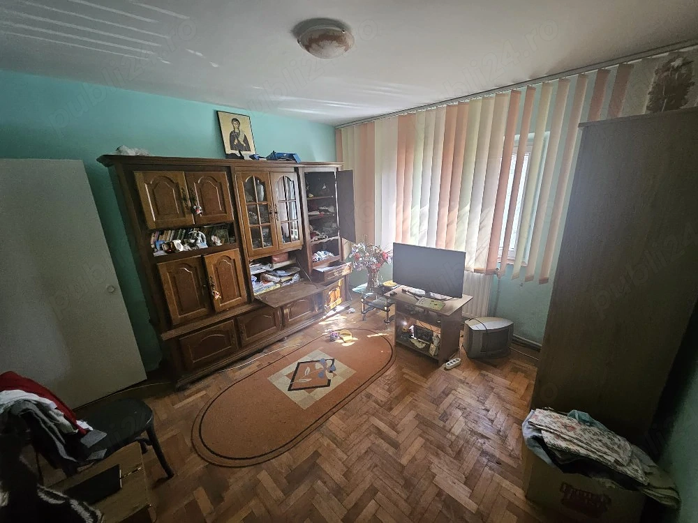 Apartament cu 3 camere, Onești, Zona de sus