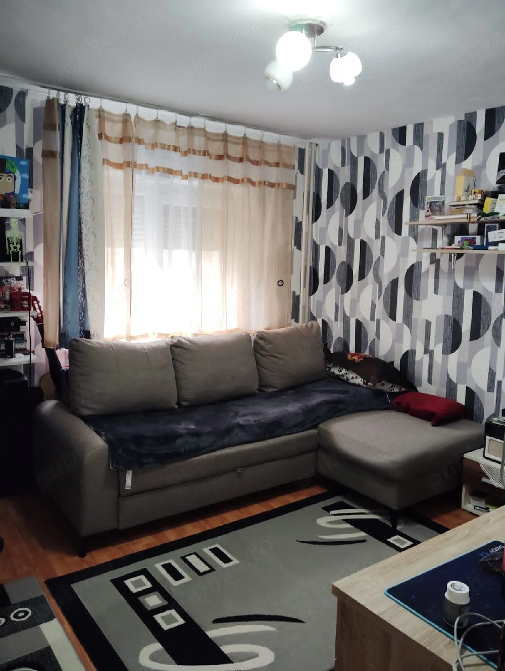 vând apartament 3camere  