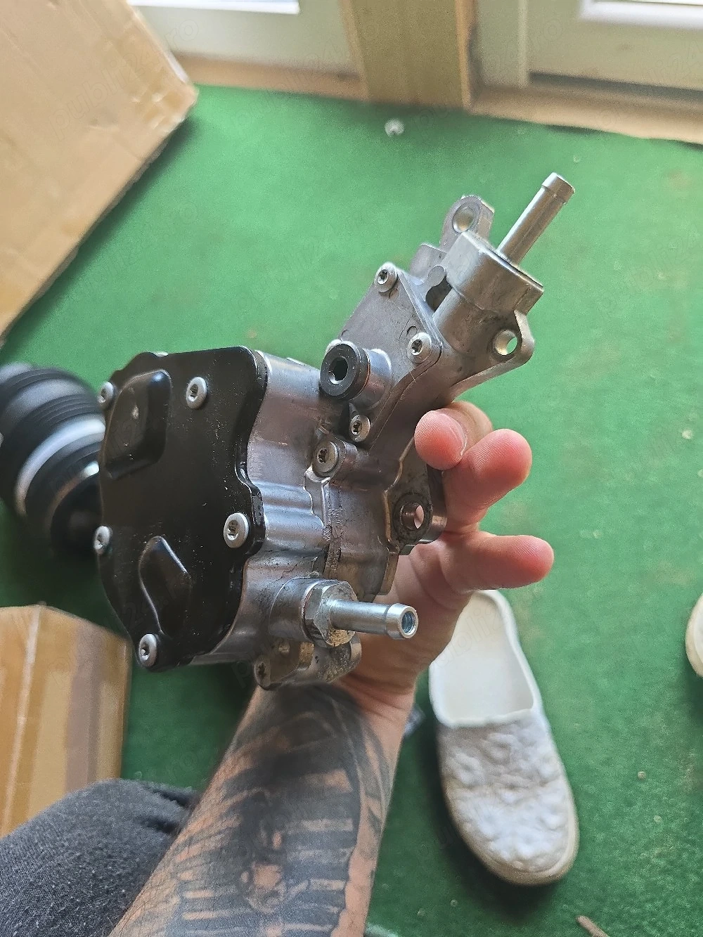 Pompă tandem de vacuum și combustibil