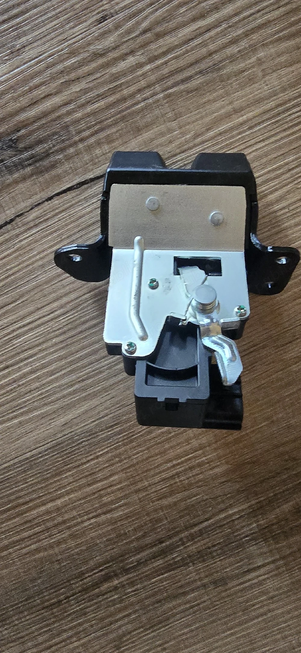 Încuietoare portbagaj 