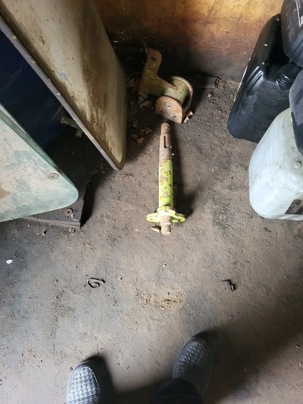 vand tot ce vede in poze