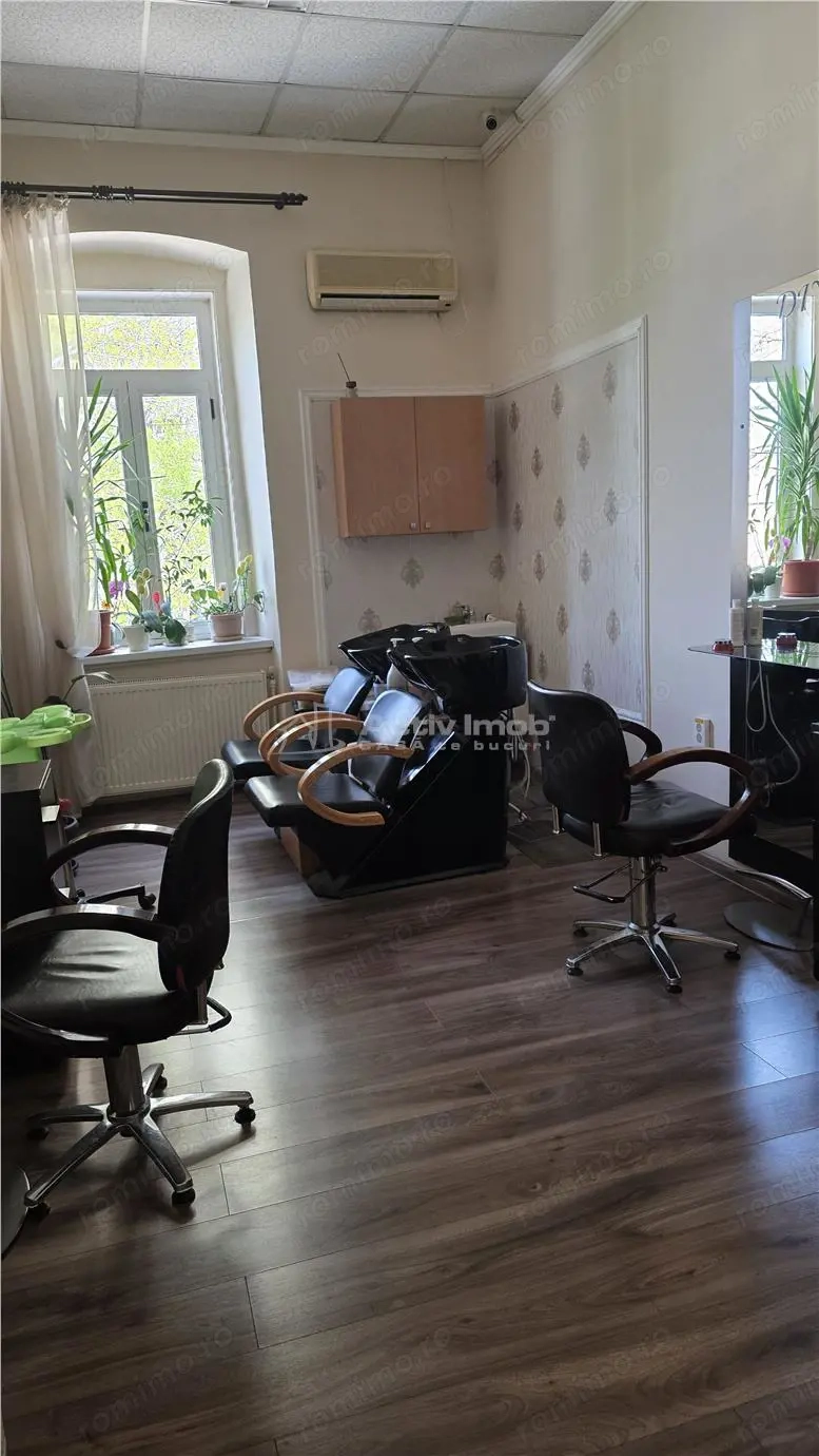 Casa boiereasca,teren1302.27 mp, 21 camere mp - Ultracentral