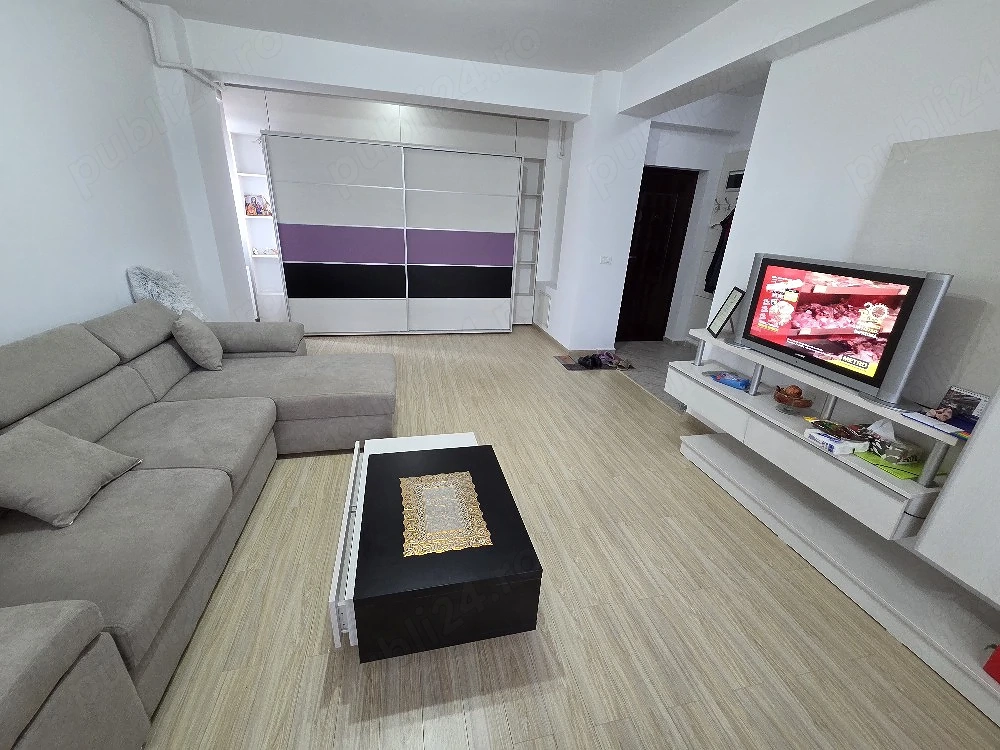 Proprietar  vand apartament  2 camere Militari