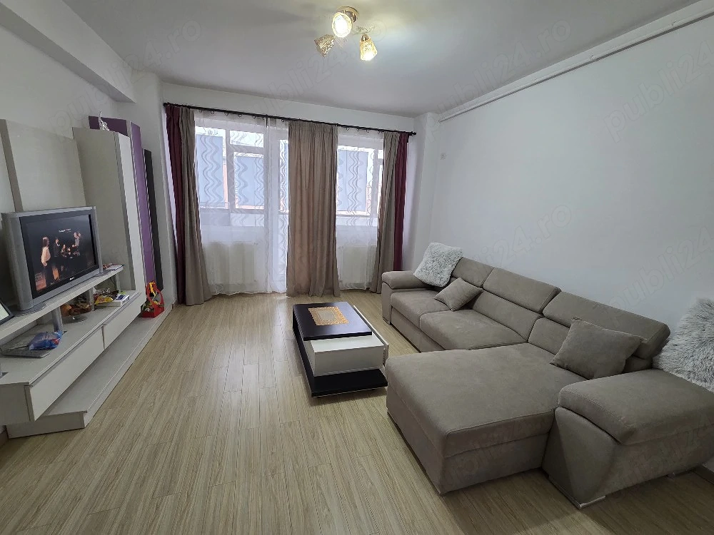 Proprietar  vand apartament  2 camere Militari