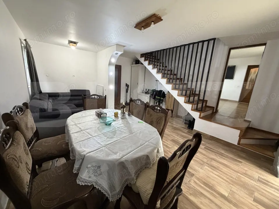 Casă cu 4 camere în suprafață de 100 mp 