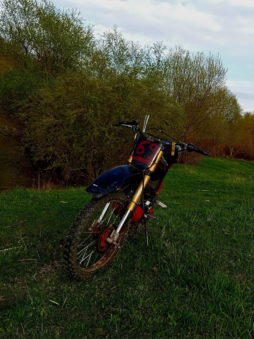 Vand cross 125cc 4 trepte răspund doar la telefon