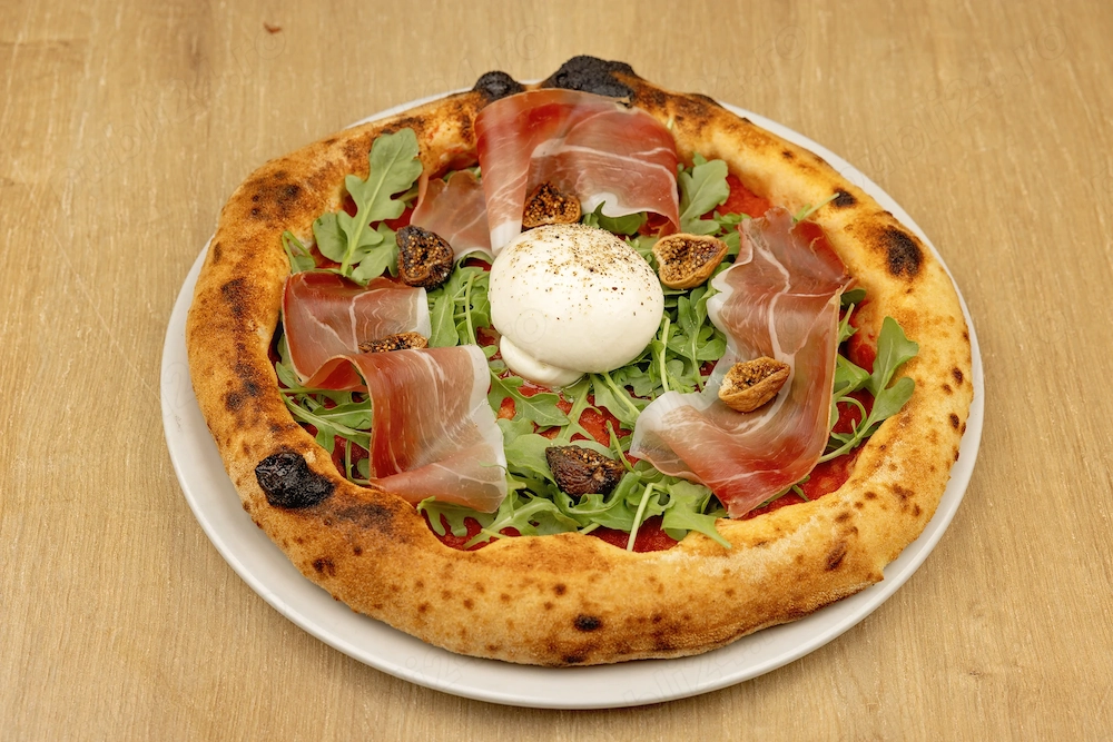 Maschino angajeaza pizzer