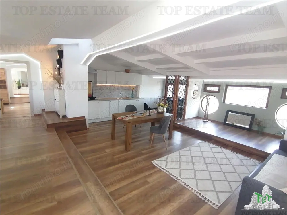 Apartament mansardabil de vanzare