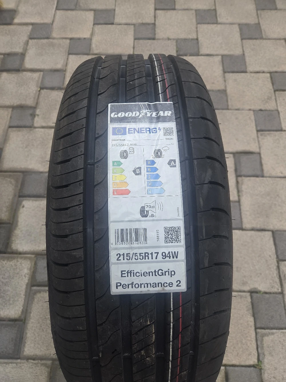 Vând 3 anvelope Vara Goodyear cu dimensiunile 215/55 R17