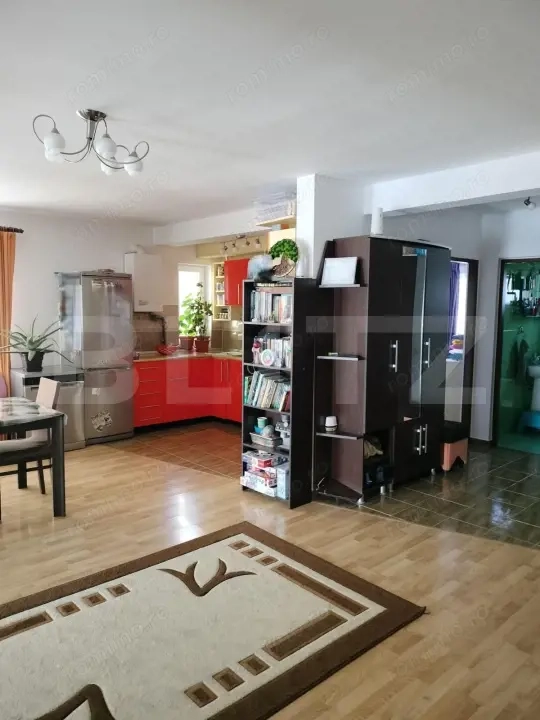 Apartament 3 dormitoare + Living, Terasa si Garaj, zona Bradet