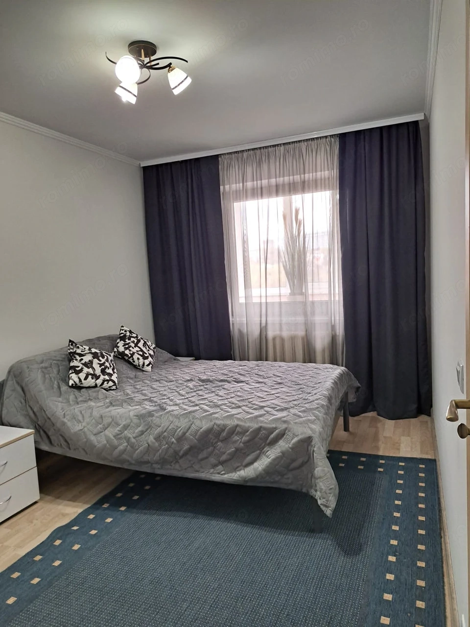 Apartament cu 2 camere de închiriat în zona Titan