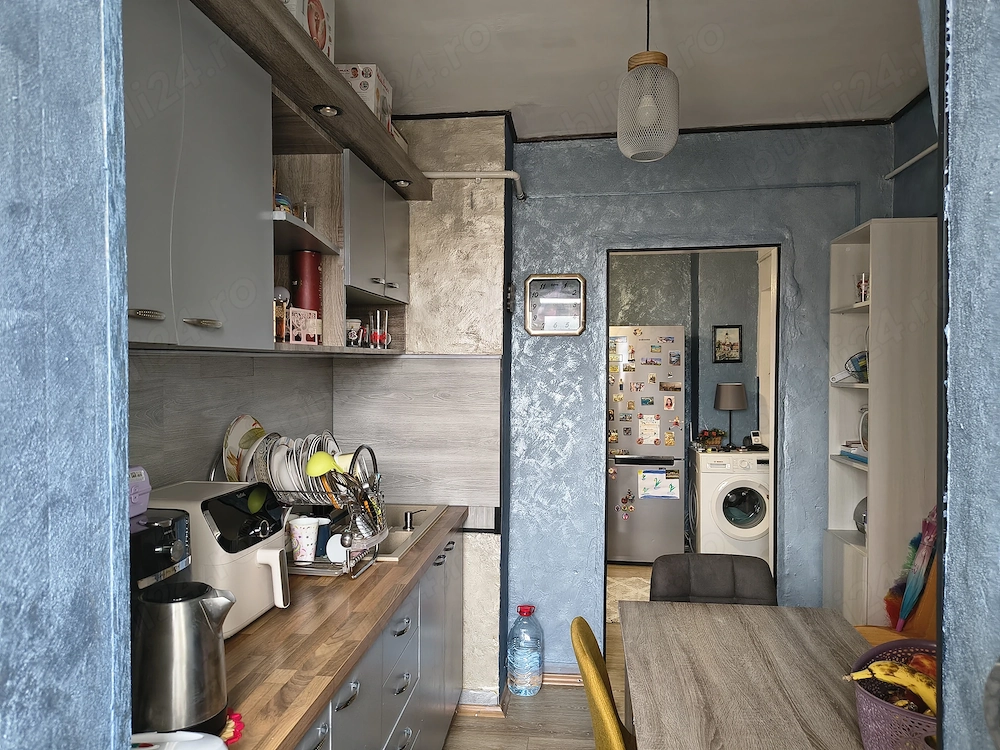 Vând apartament 2 camere decomandat 