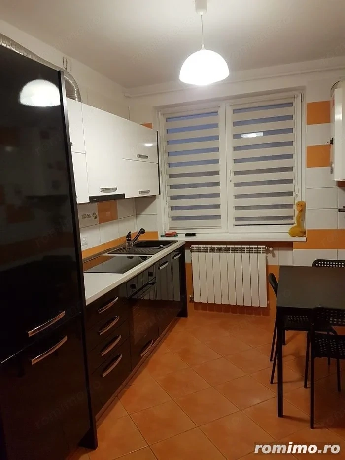 2 camere zona Stefan Cel Mare