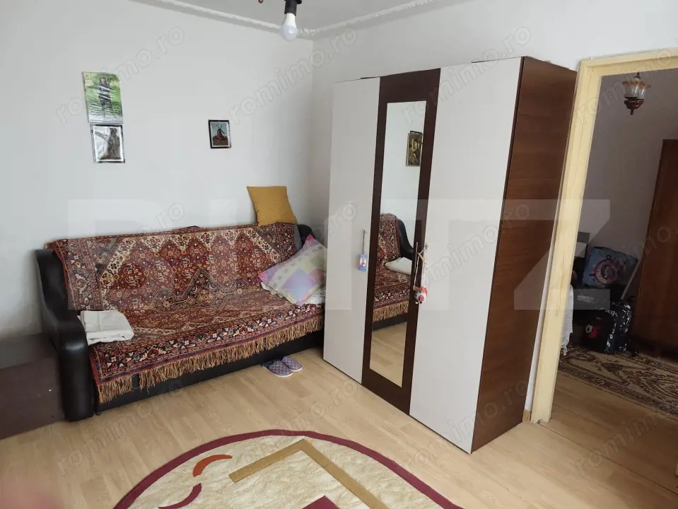 2 camere, etaj 1/4, centrală proprie – oportunitate de renovare