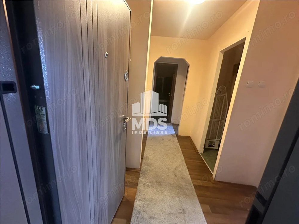 Decomandat, mobilat si utilat la etajul 3