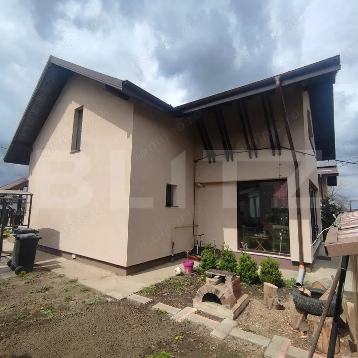 Vilă modernă P+E în Miroslava complet mobilată și utilată 