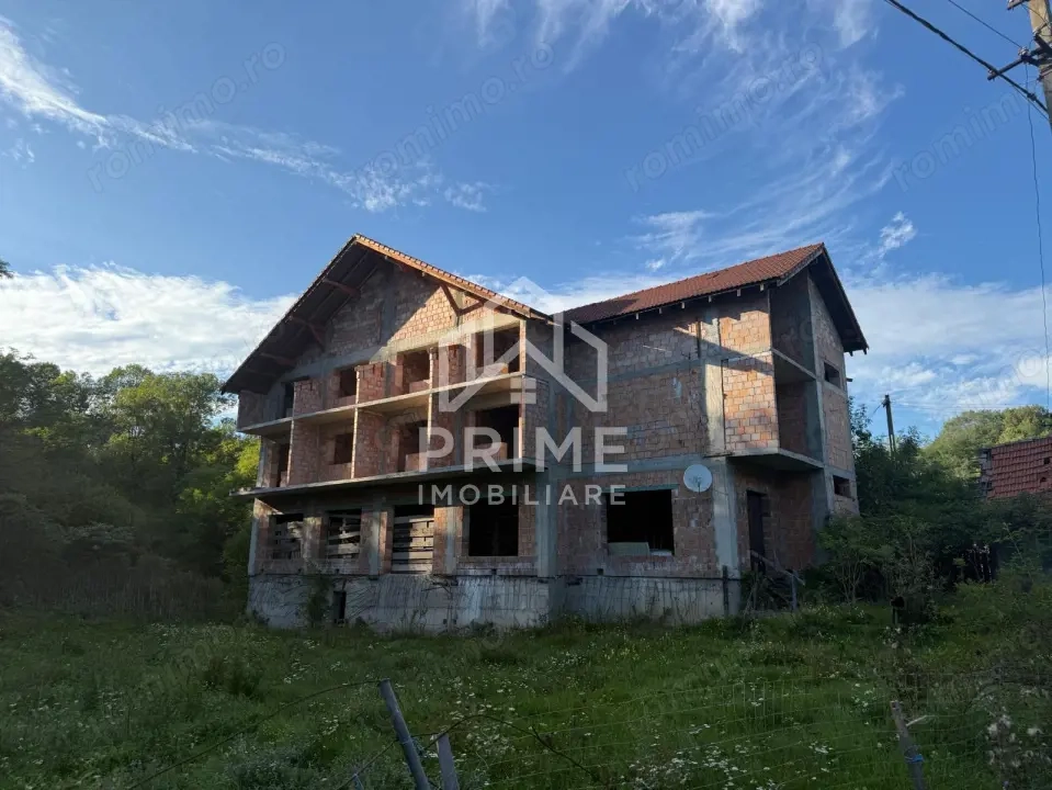 Pensiune de vanzare S+P+2E Almașu Mare | Ideal azil sau turism