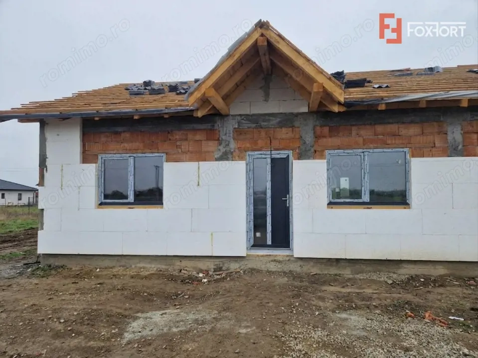 Duplex de vanzare cu 3 camere, zona Bucovat