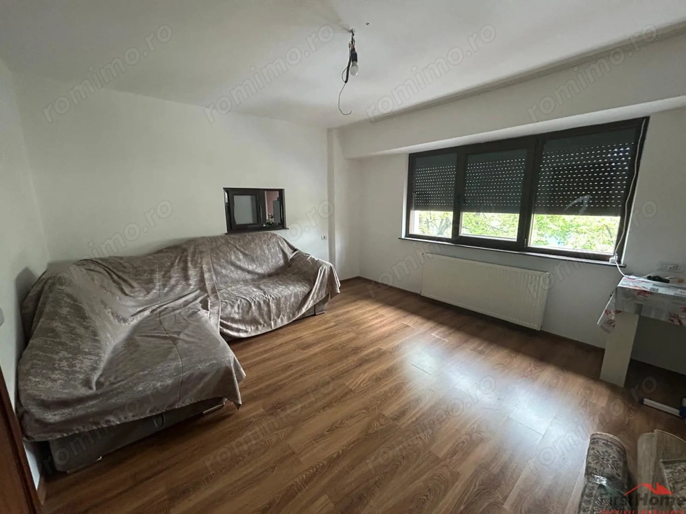 Apartament cu 3 camere, zona Piata Unirii
