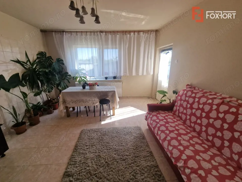 Casa individuala de vanzare cu 7 camere - Recas