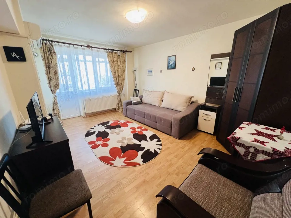 Garsonieră decomandată cu centrala proprie si AC- Zona Carol 