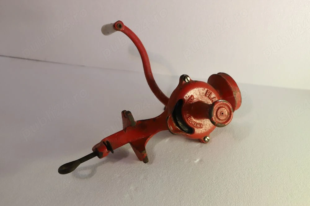 Rasnita manuala din perioada comunista