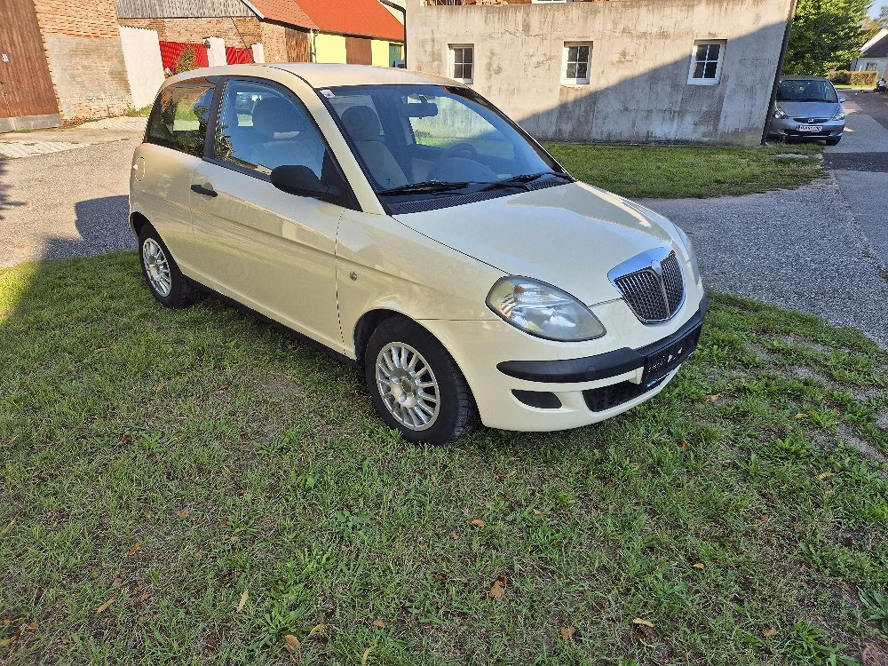 lancia Ypsilon 