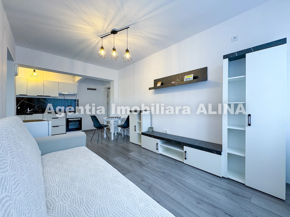 Ap. 2 camere in Mun. Deva, Jud. HD, zona Dacia, Al. Romanilor, 31mp, etaj 3.