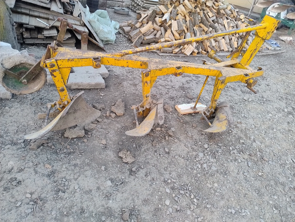 Vând pluguri, 2 Bucăți . In stare buna 