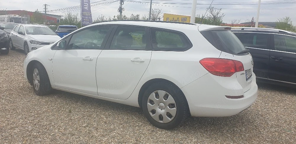 Vând Opel Astra J 