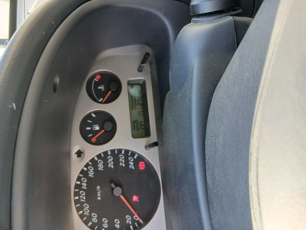 Vand sau schimb nisan almera an 2004 97 cp 1.5 bezina