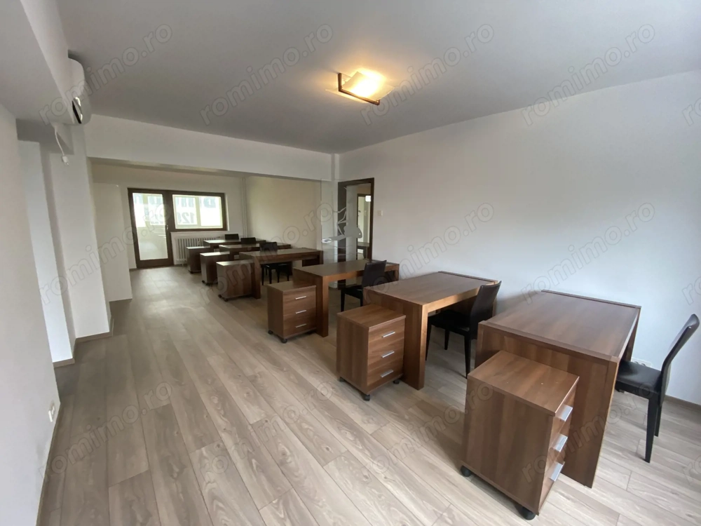 Apartament de închiriat 5 camere birou ideal firmă