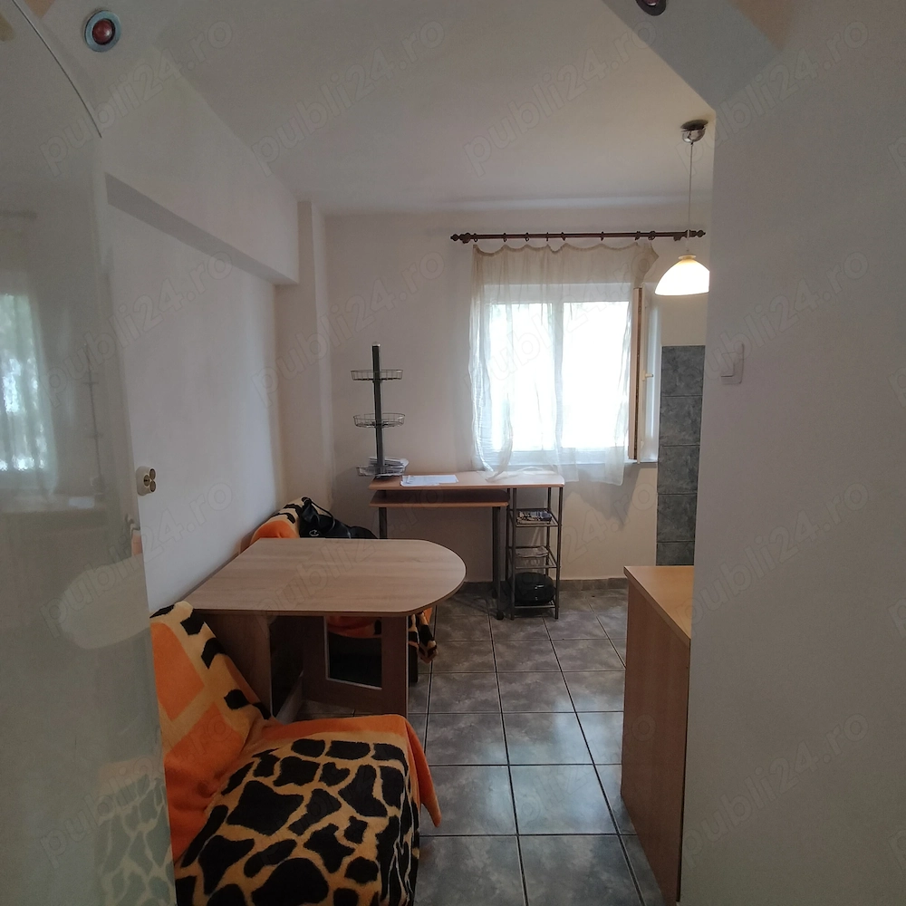 Vand apartament 2 camere decomandat et 1