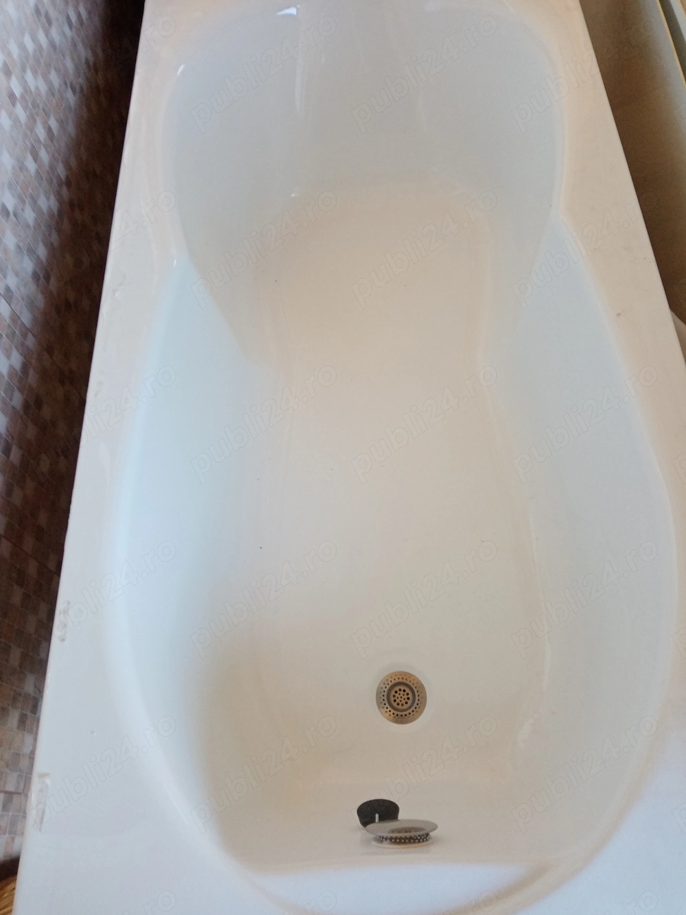 Cada noua ne folosita a fost montata și am demontat pentru ca pun cabina de dus are 150 cm lungime ș