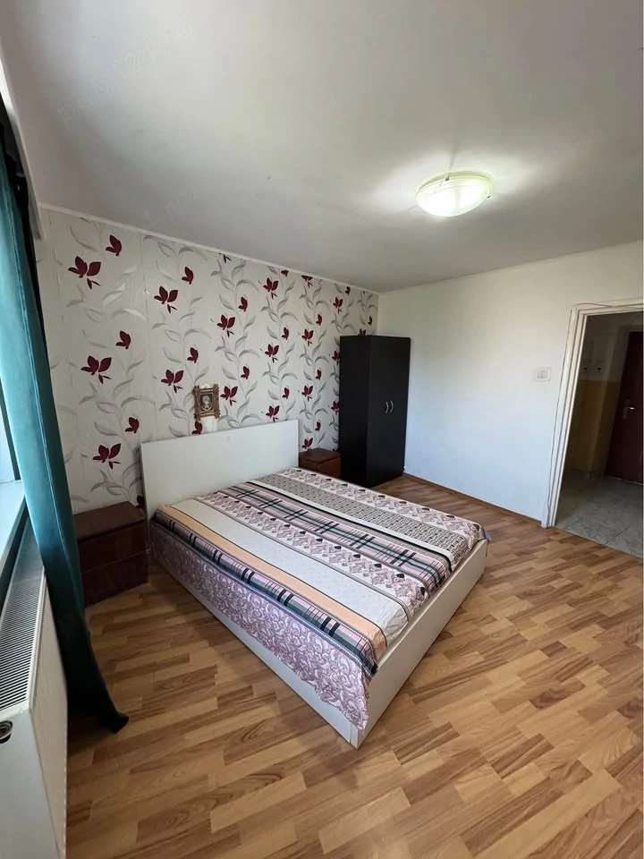 CIREȘICA-garsonieră decomandată,bloc de apartamente