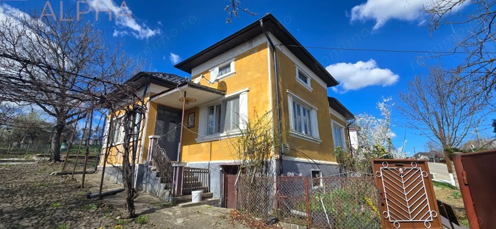 Casa traditionala + teren generos 2400 mp | 11 km de Bistrita 