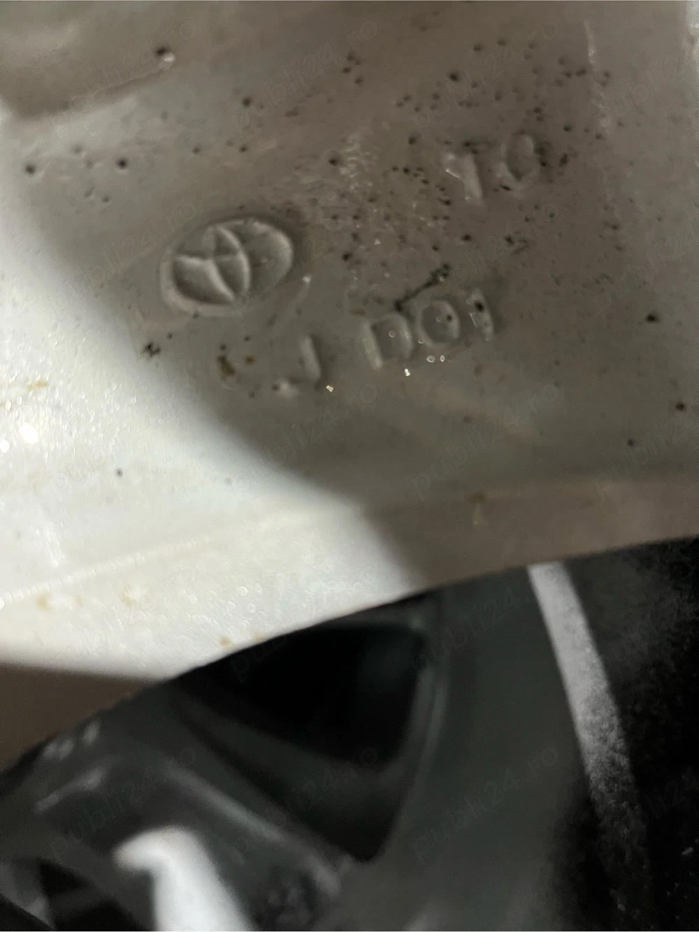 4jante pe 17toyota avensis 2004