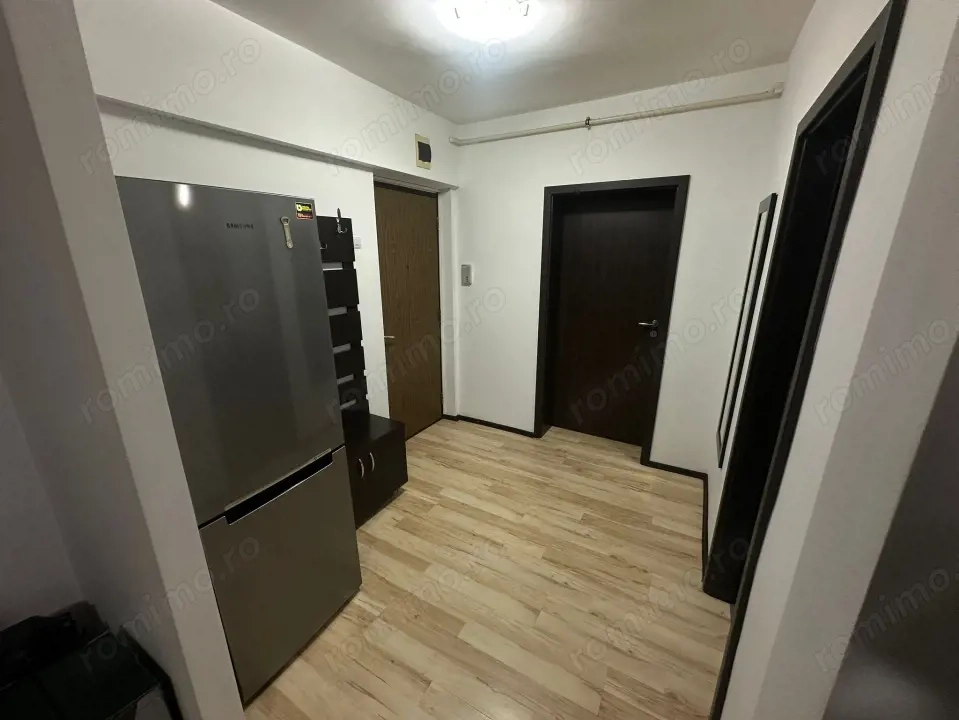 Apartament 3 camere, semidecomandat, 60 mp - Centru!