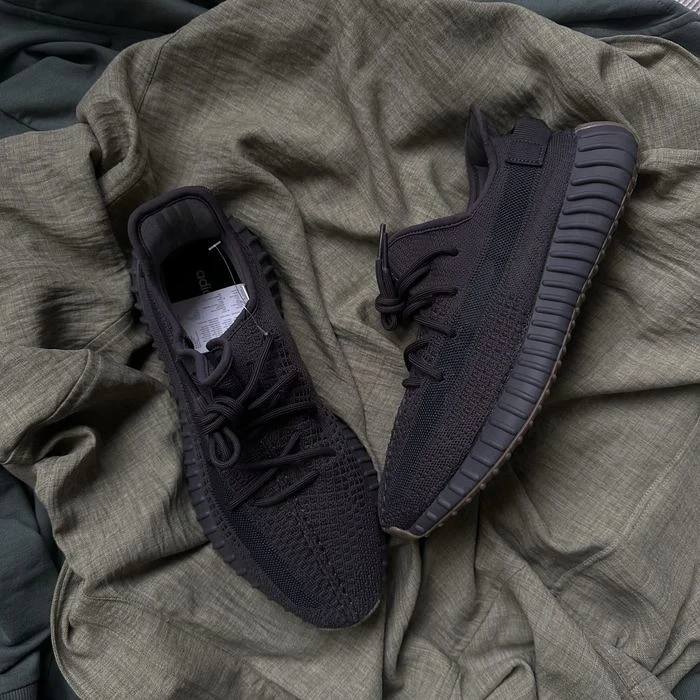 Pantofi Sport Yeezy 350 V2 Cinder Negru Maro 100% originali