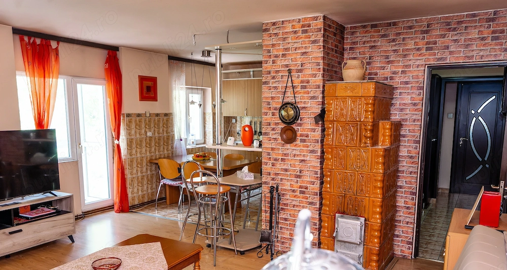 Apartament 3 camere spațios, cu vedere spectaculoasă   75 mp + boxă 18 mp   Băile Herculane