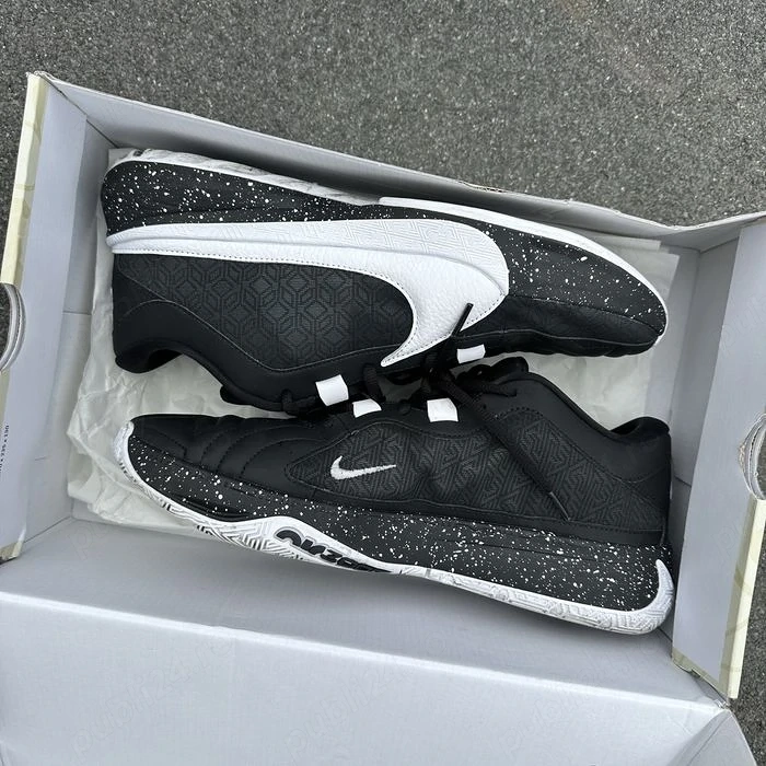 Pantofi Sport Nike Zoom Freak 100% originali