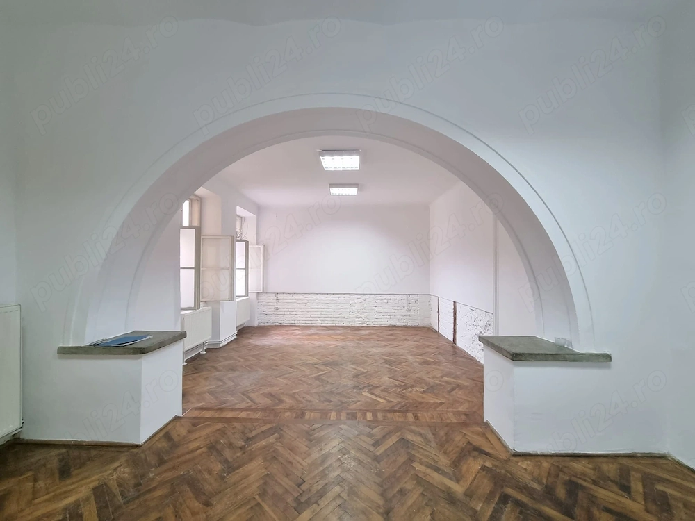 De închiriat birou cu 3 încăperi în centrul orașului