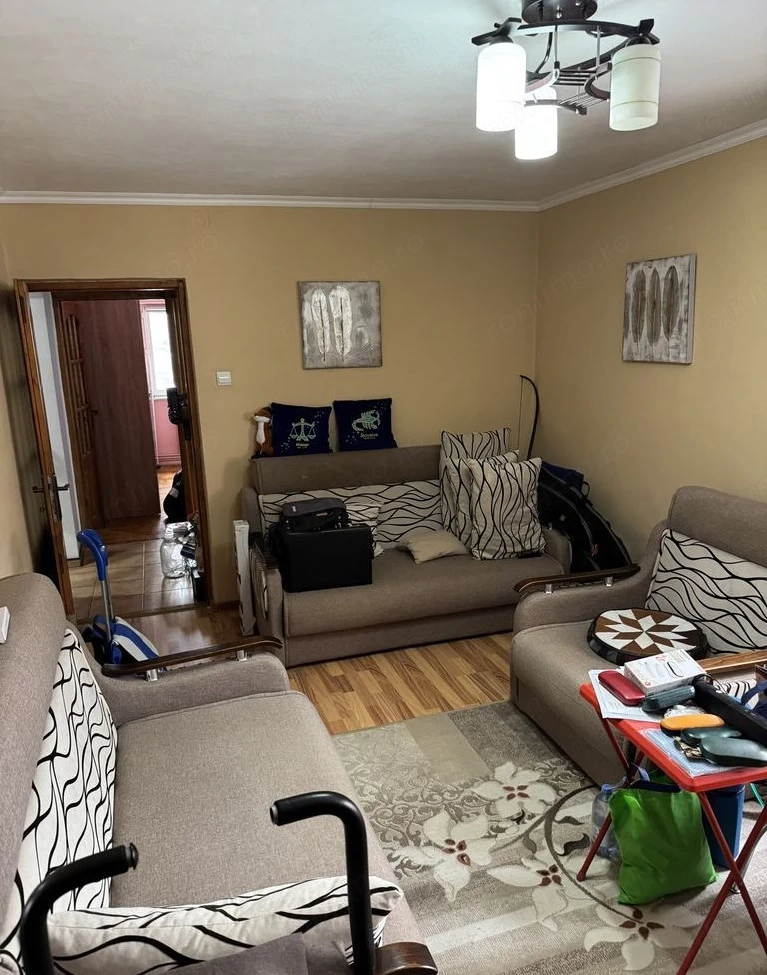 Calea Aradului. 2 camere. Etaj 1!