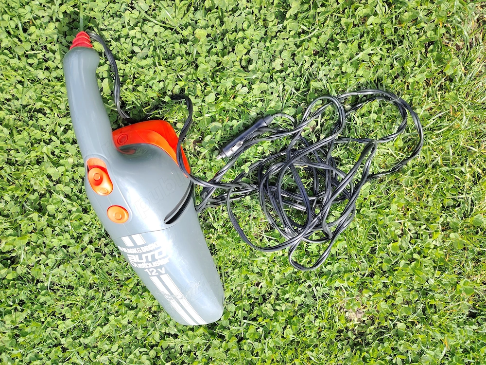 Mini aspirator auto Black&Decker AV1205, Dustbuster 12V