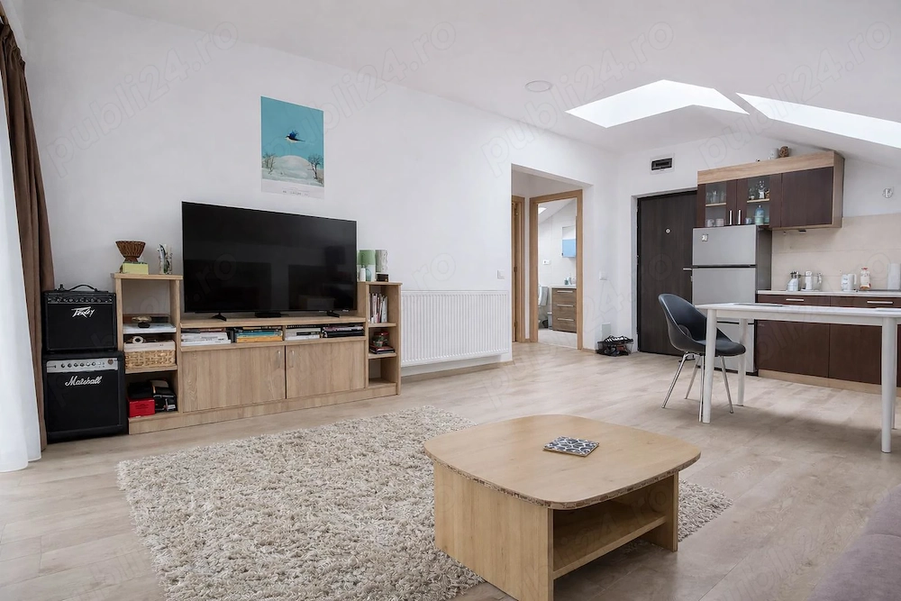 De vânzare apartament cu trei camere în Bună Ziua